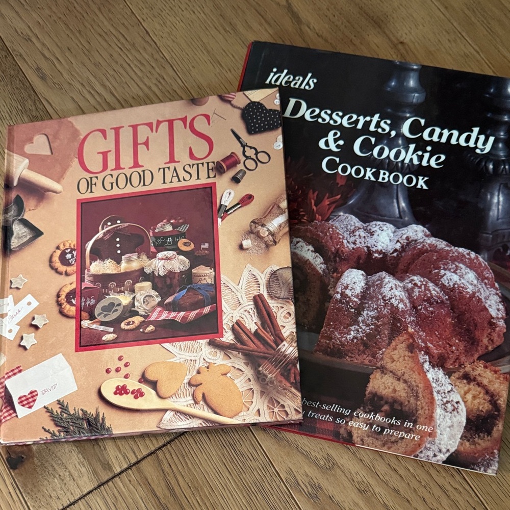Cookbook Set - Pair of Vintage Cooking Books
